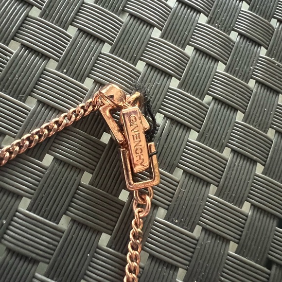 GIVENCHY rose hold necklace with stones - Picture 2 of 6